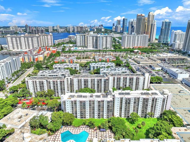 16909 N Bay Road 507, Sunny Isles Beach, FL 33160