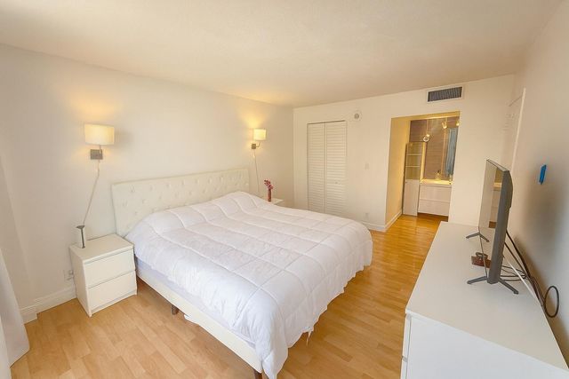 16909 N Bay Road 507, Sunny Isles Beach, FL 33160