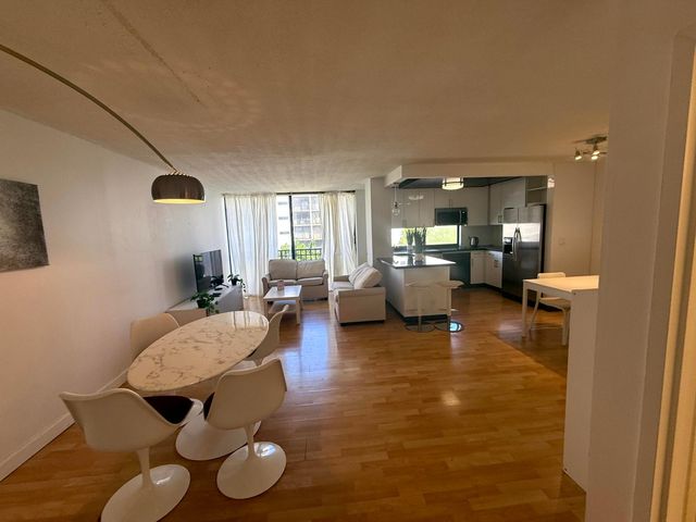 16909 N Bay Road 507, Sunny Isles Beach, FL 33160