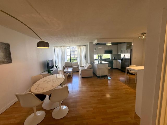 16909 N Bay Road 507, Sunny Isles Beach, FL 33160