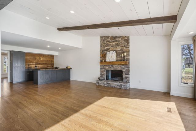 5724 E Farm Road 132, Springfield, MO 65802