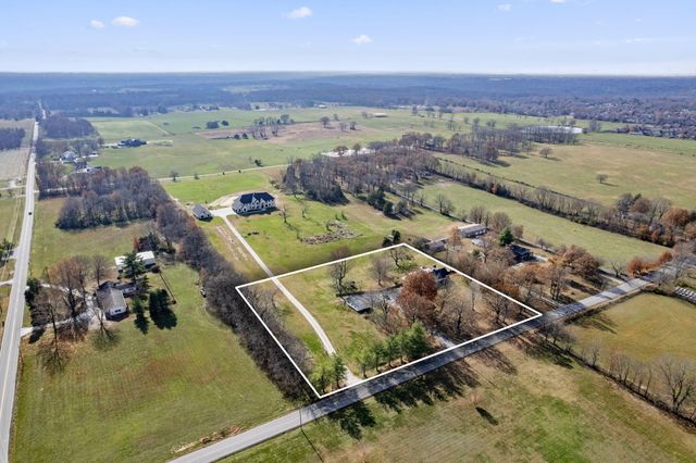 5724 E Farm Road 132, Springfield, MO 65802