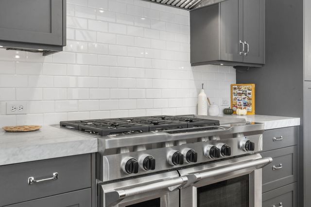 5724 E Farm Road 132, Springfield, MO 65802