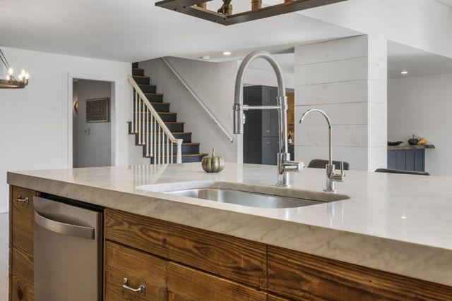 5724 E Farm Road 132, Springfield, MO 65802