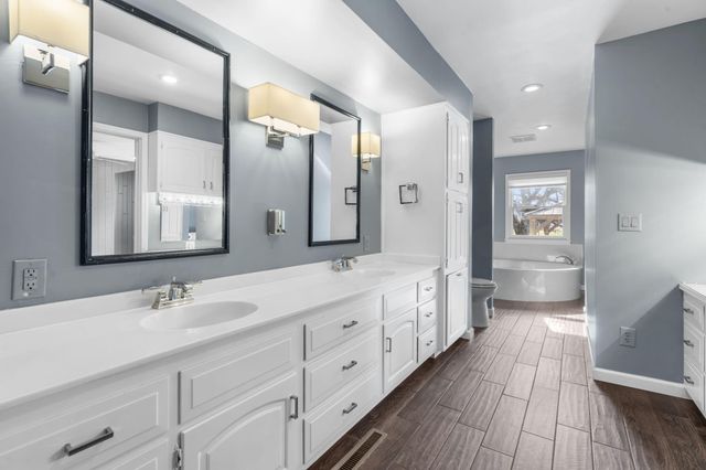 5724 E Farm Road 132, Springfield, MO 65802