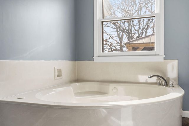 5724 E Farm Road 132, Springfield, MO 65802