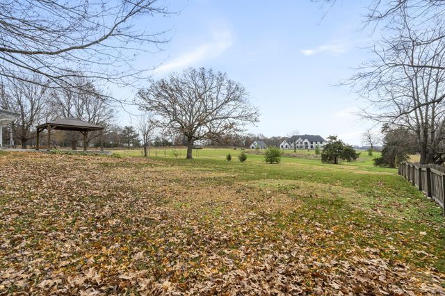 5724 E Farm Road 132, Springfield, MO 65802