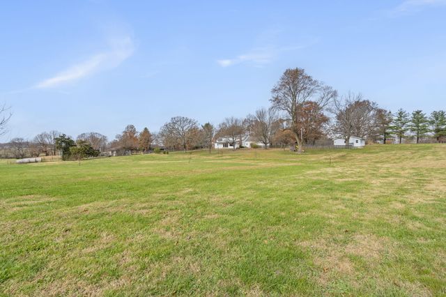 5724 E Farm Road 132, Springfield, MO 65802