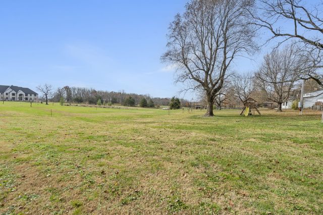 5724 E Farm Road 132, Springfield, MO 65802