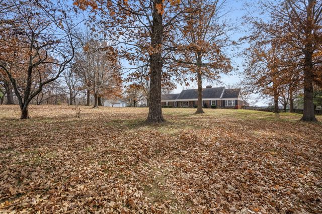 5724 E Farm Road 132, Springfield, MO 65802