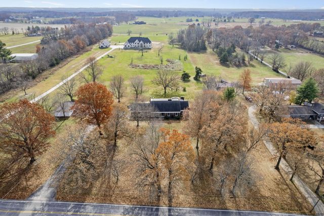 5724 E Farm Road 132, Springfield, MO 65802