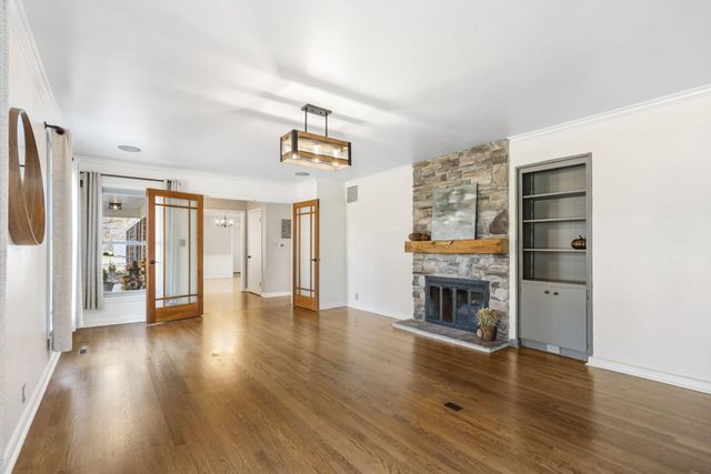 5724 E Farm Road 132, Springfield, MO 65802