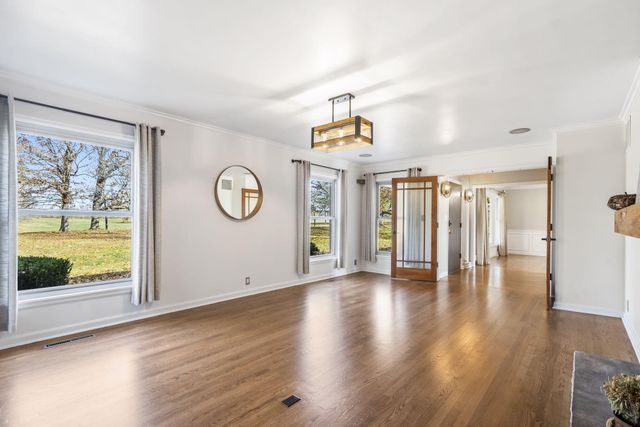 5724 E Farm Road 132, Springfield, MO 65802