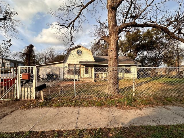 525 Eubanks St, Houston, TX 77022