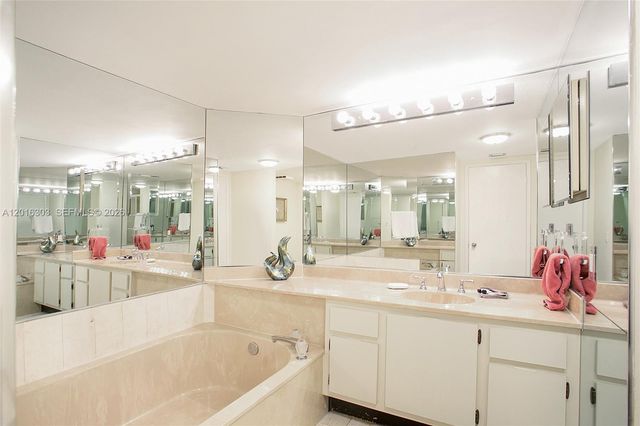 1717 N Bayshore Drive A3751, Miami, FL 33132