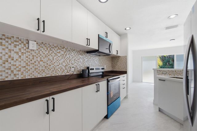 2824 NW 99th Terrace, Sunrise, FL 33322