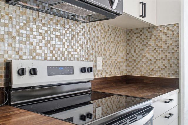 2824 NW 99th Terrace, Sunrise, FL 33322