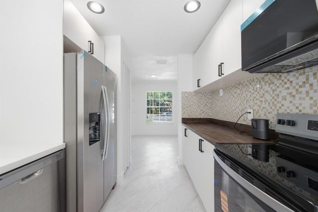 2824 NW 99th Terrace, Sunrise, FL 33322
