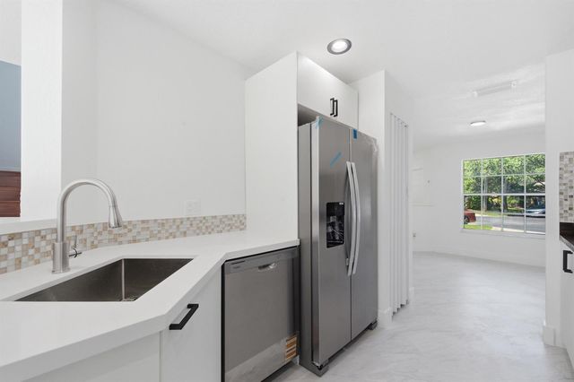 2824 NW 99th Terrace, Sunrise, FL 33322