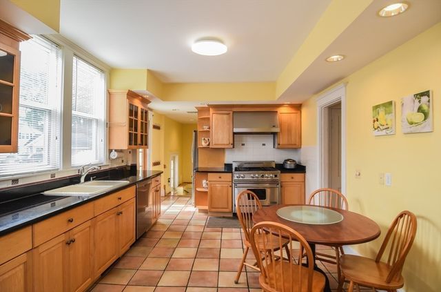 76 Washington St, Westwood, MA 02090