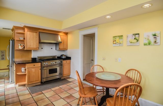 76 Washington St, Westwood, MA 02090