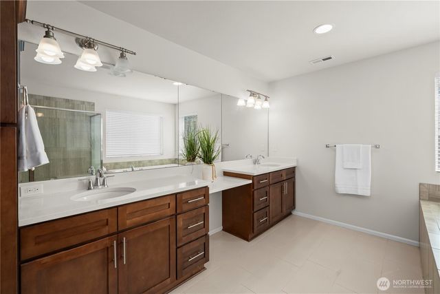 32413 49th Avenue S, Auburn, WA 98001