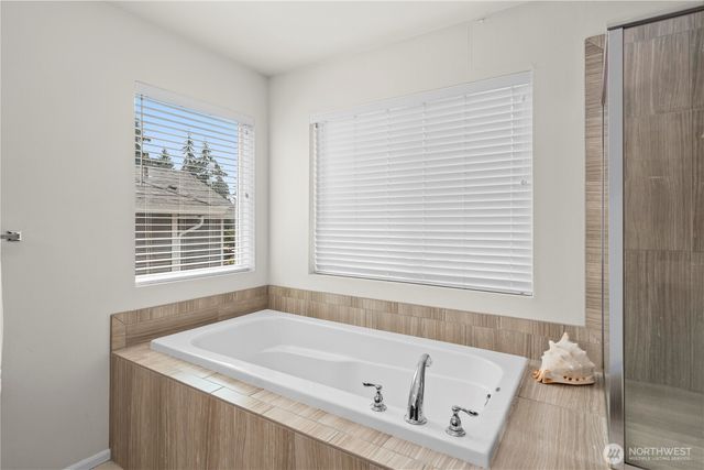 32413 49th Avenue S, Auburn, WA 98001
