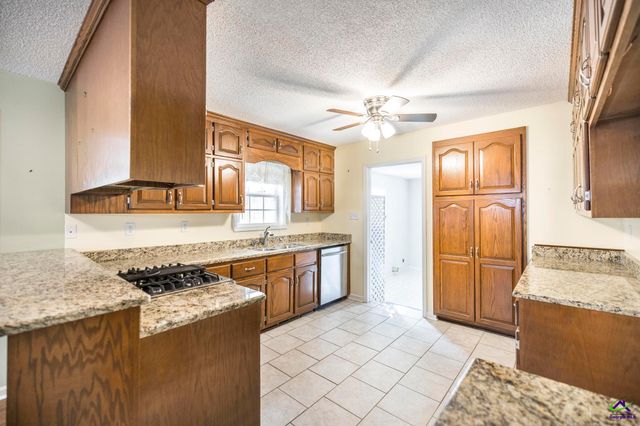 104 Delone Drive, Byron, GA 31008