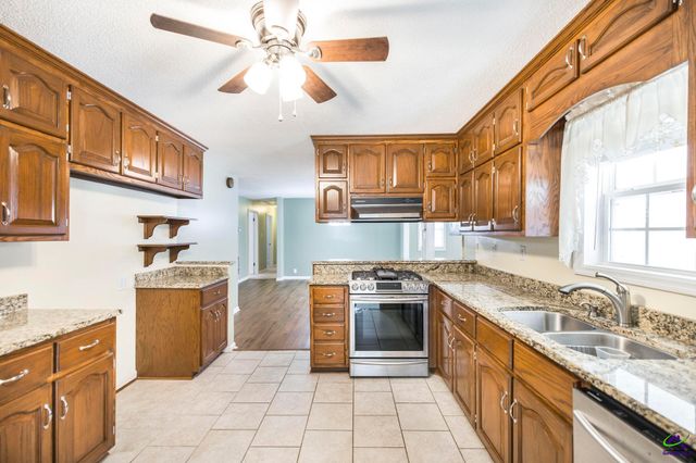 104 Delone Drive, Byron, GA 31008