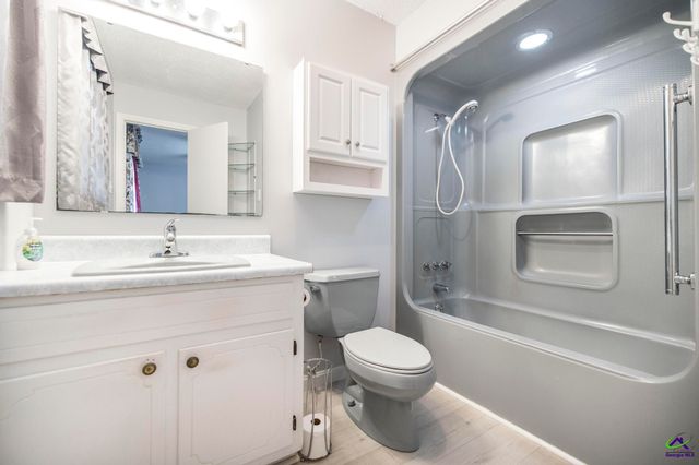 104 Delone Drive, Byron, GA 31008