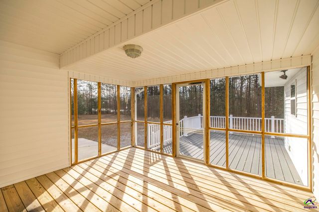 104 Delone Drive, Byron, GA 31008