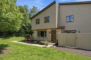 1014 SCHOOLGATE Road 1014, New Lenox, IL 60451