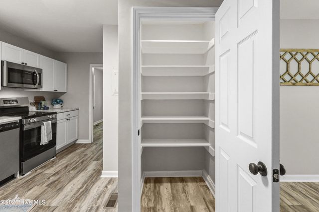 100 Banks Street, Jacksonville, NC 28540