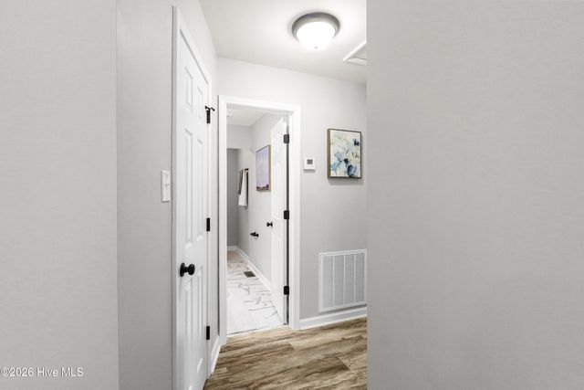 100 Banks Street, Jacksonville, NC 28540