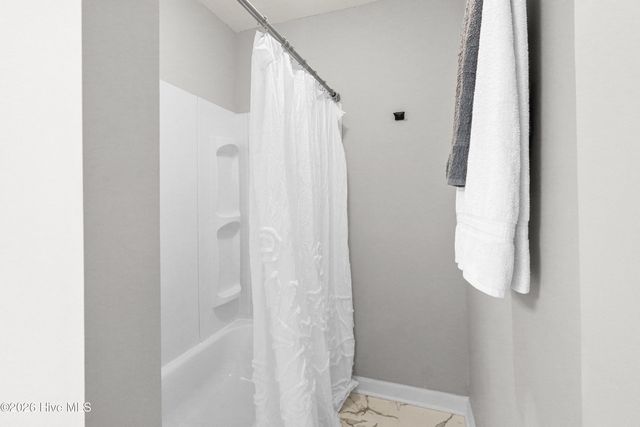 100 Banks Street, Jacksonville, NC 28540