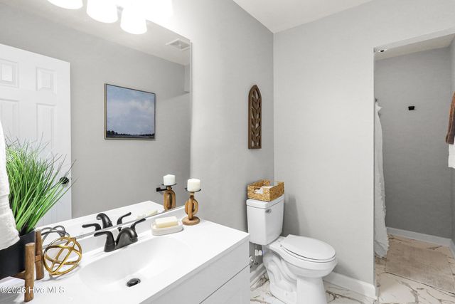 100 Banks Street, Jacksonville, NC 28540