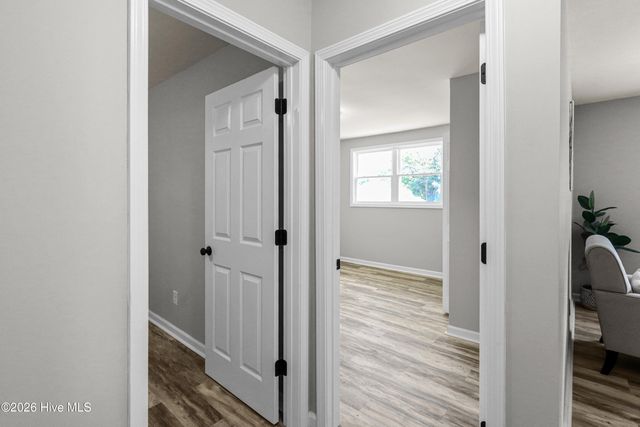 100 Banks Street, Jacksonville, NC 28540