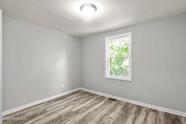 100 Banks Street, Jacksonville, NC 28540