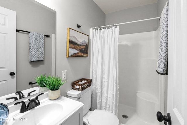 100 Banks Street, Jacksonville, NC 28540