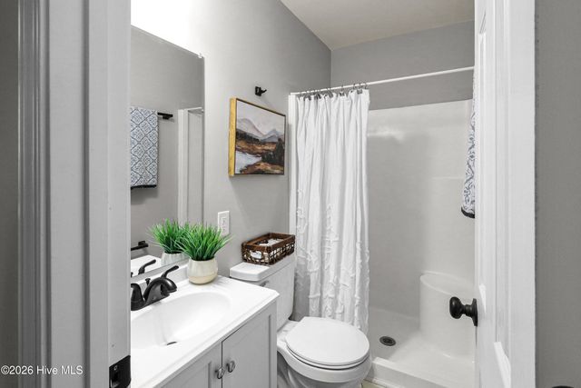 100 Banks Street, Jacksonville, NC 28540