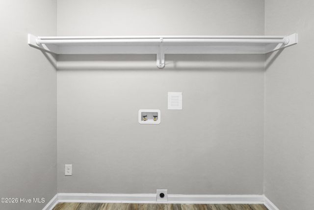 100 Banks Street, Jacksonville, NC 28540