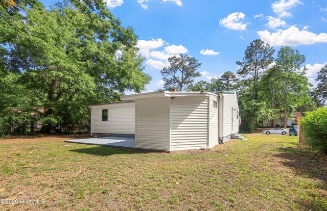 100 Banks Street, Jacksonville, NC 28540