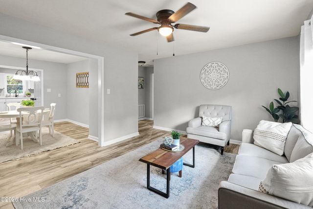 100 Banks Street, Jacksonville, NC 28540