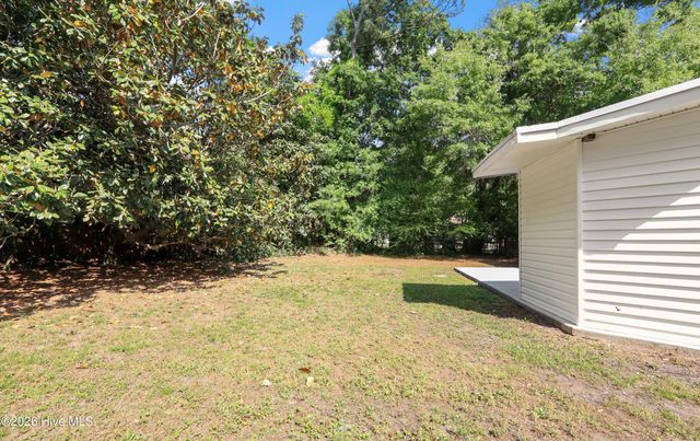 100 Banks Street, Jacksonville, NC 28540