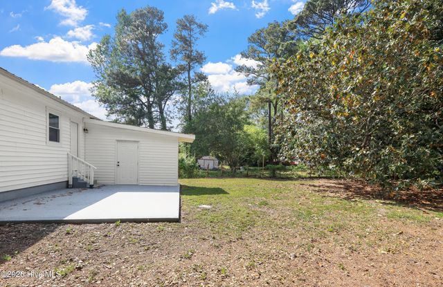 100 Banks Street, Jacksonville, NC 28540