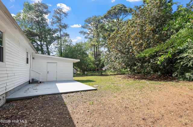 100 Banks Street, Jacksonville, NC 28540