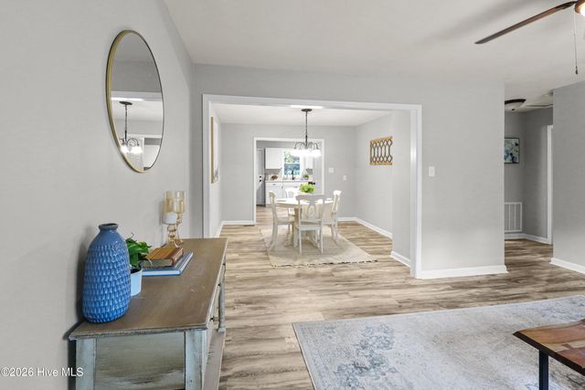 100 Banks Street, Jacksonville, NC 28540