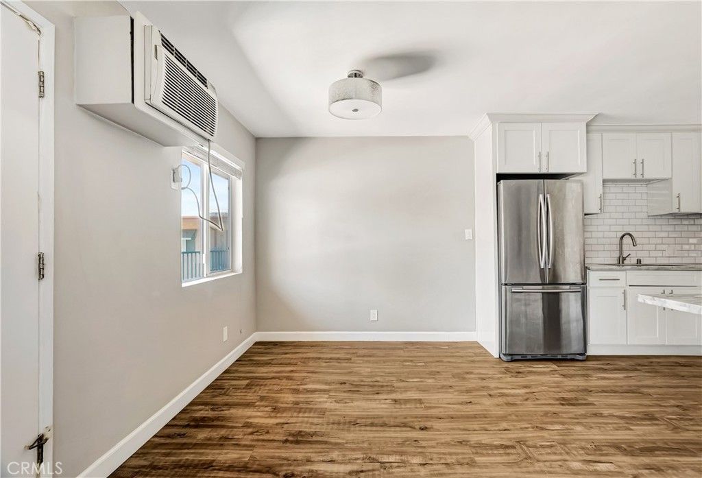 Image 16 of property listing at 6520 Shirley Avenue 14, Reseda, CA 91335