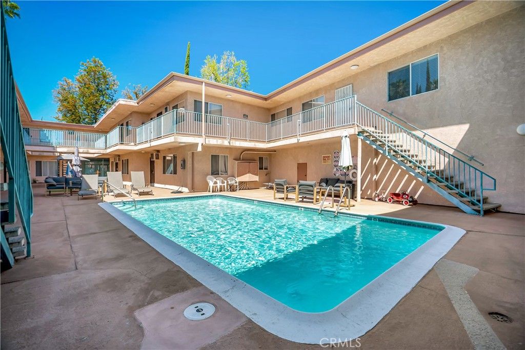 Image 21 of property listing at 6520 Shirley Avenue 14, Reseda, CA 91335