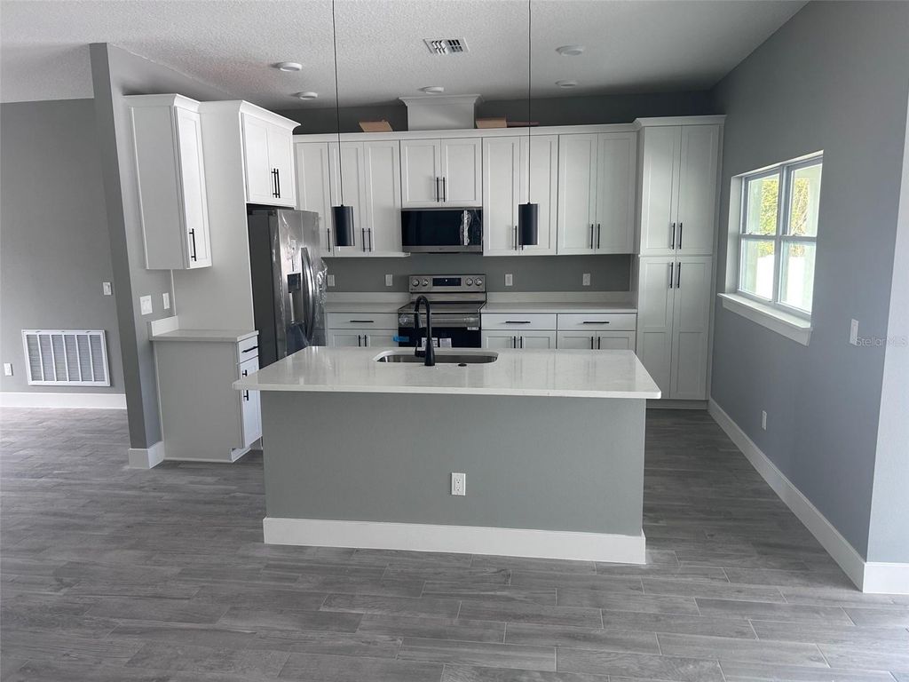 Image 5 of property listing at 509 N DUSS STREET, New Smyrna Beach, FL 32168